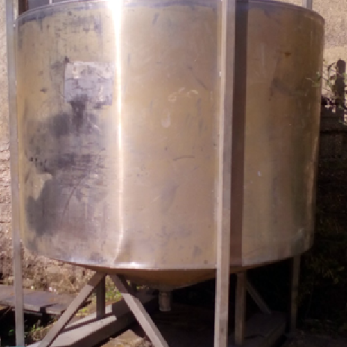 Tanque em inox (aprox. 1500 litros)